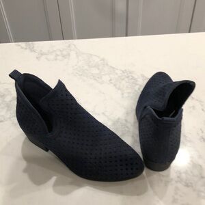 New York and Company navy bootie